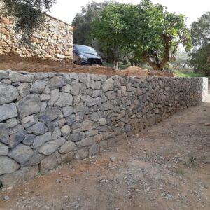 Construcció de marges de pedra seca